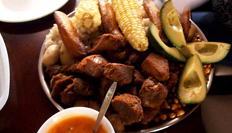 Fritada ecuatoriana, plato típico